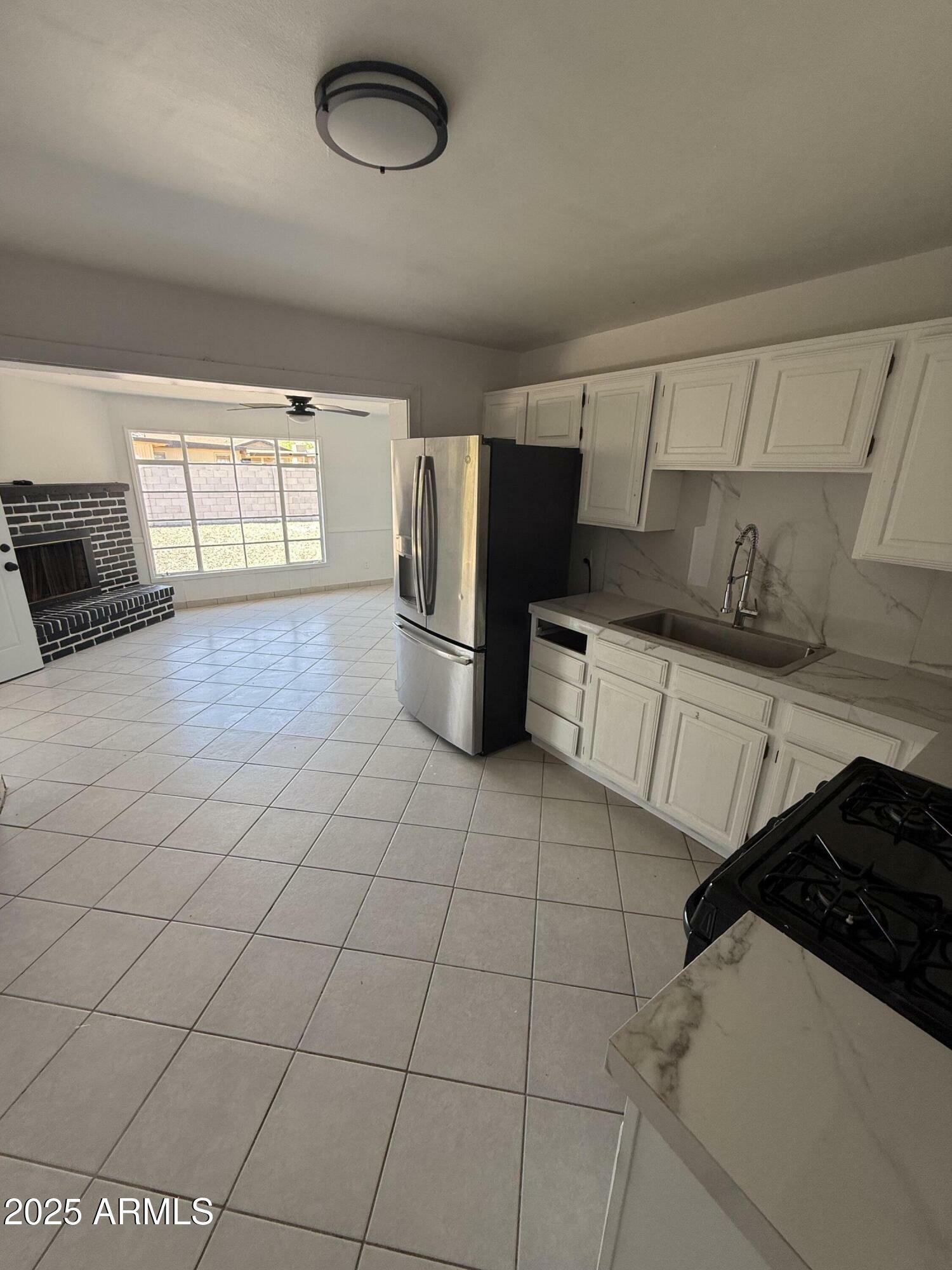 Property Photo: 2831 W Montecito Avenue AZ 85017