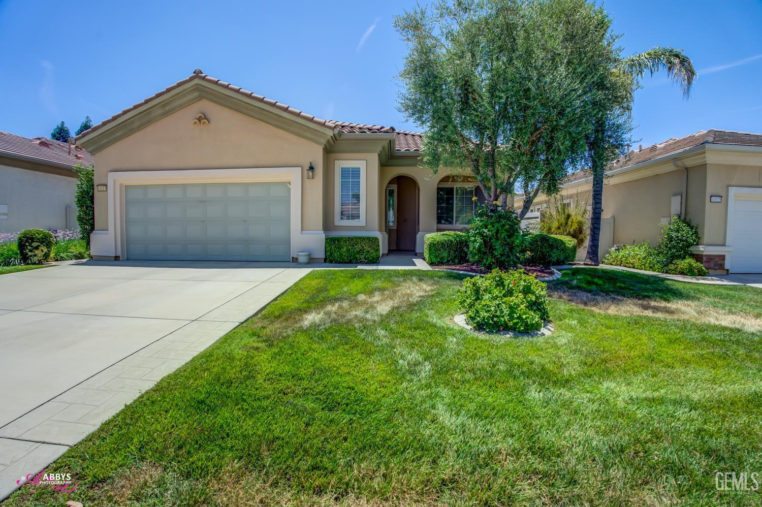 Property Photo: 14019 Park Palisades Drive CA 93306