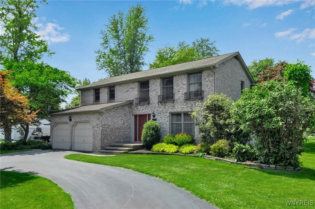 5240 Brookhaven Drive  Clarence NY 14031 photo