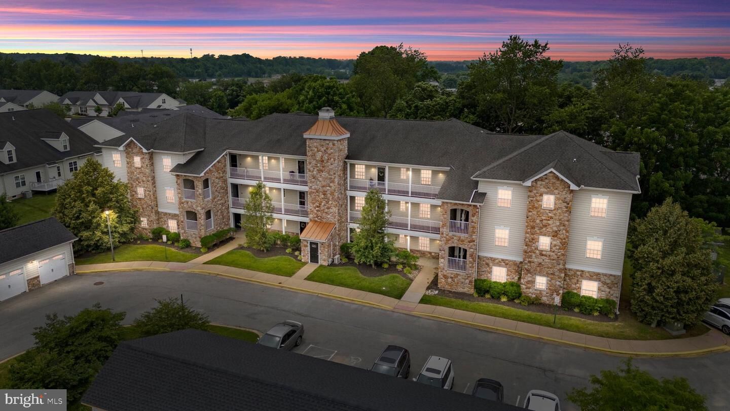 Property Photo:  101 Colonial Downs Court 1301  DE 19702 