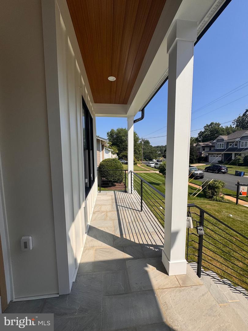 Property Photo: 517 Walker Street SW VA 22180