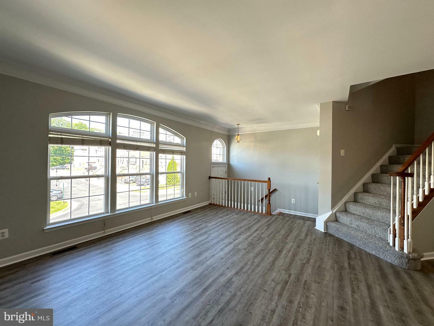 Property Photo: 17425 Grant Cottage Drive VA 22025