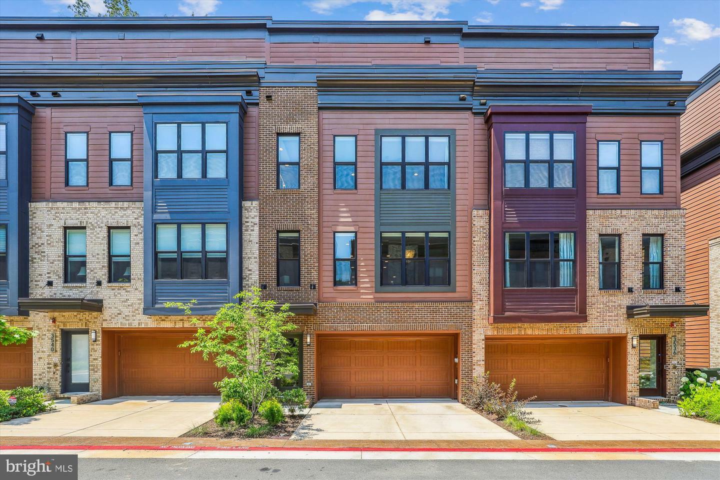 Property Photo: 3538 Sutton Heights Circle VA 22031