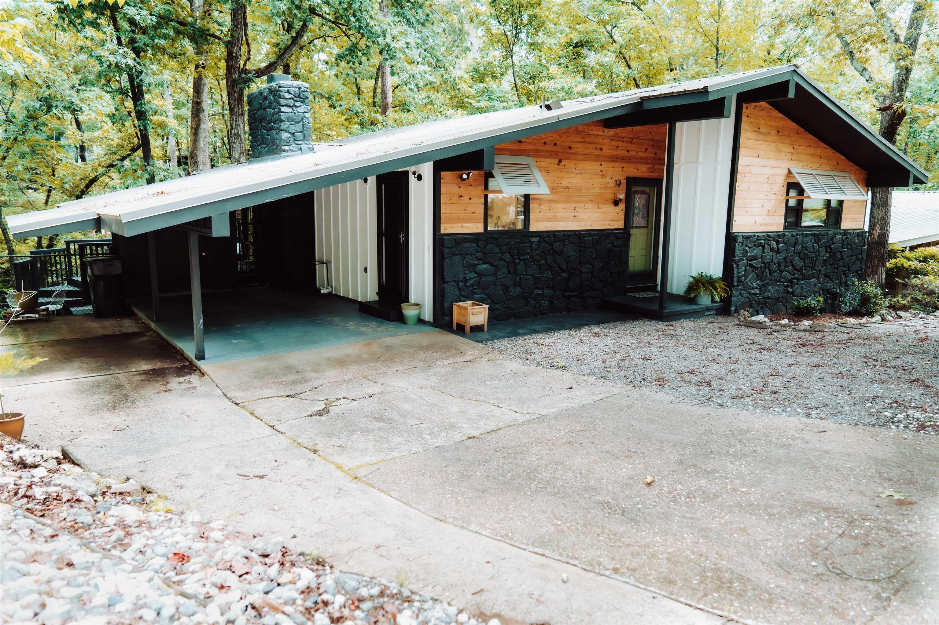 Property Photo: 17 Cullerendo Way AR 71909
