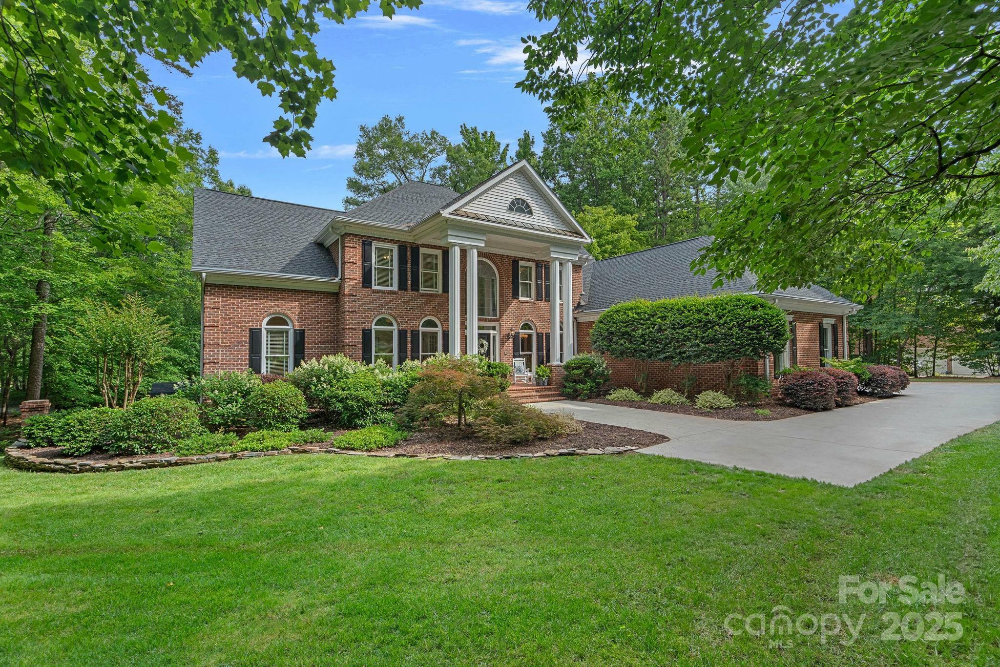 1317 Longleaf Court  Matthews NC 28104 photo