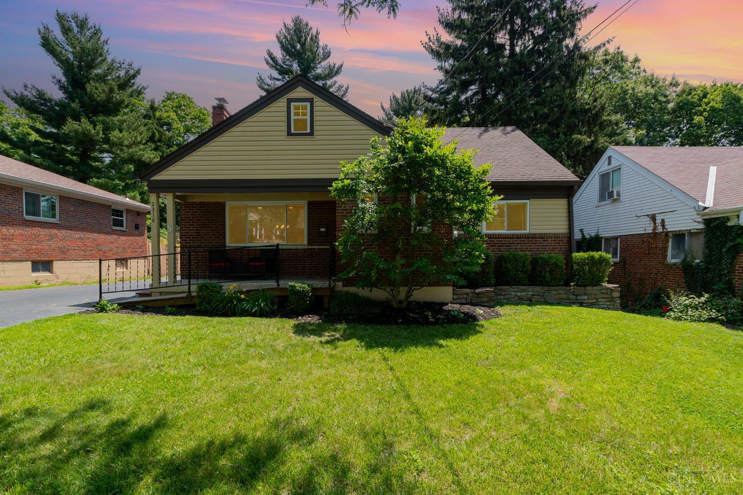 Property Photo: 2318 Kenlee Drive OH 45230