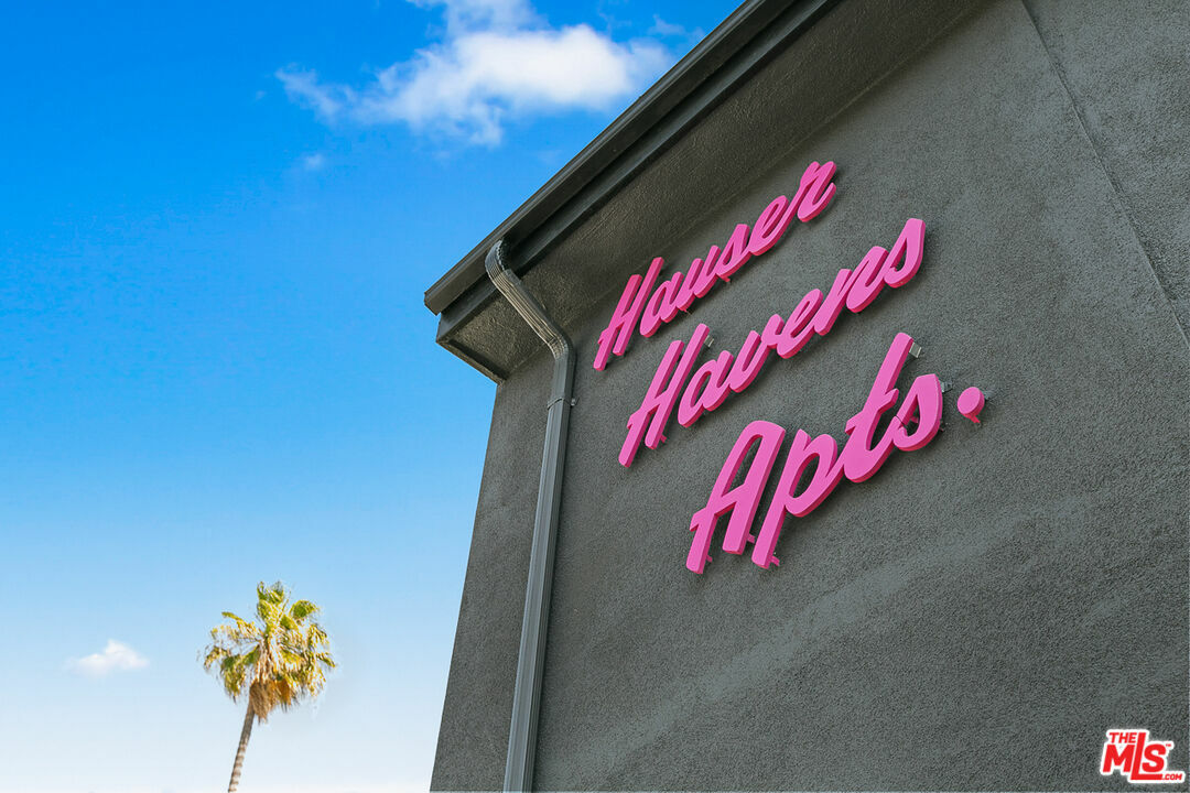 Property Photo: 2922 Hauser Blvd CA 90016