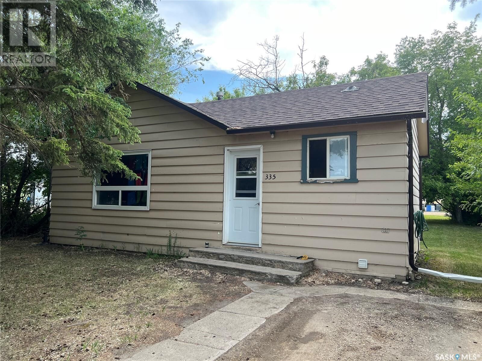 Property Photo: 335 1st Avenue E SK S0E 1H0