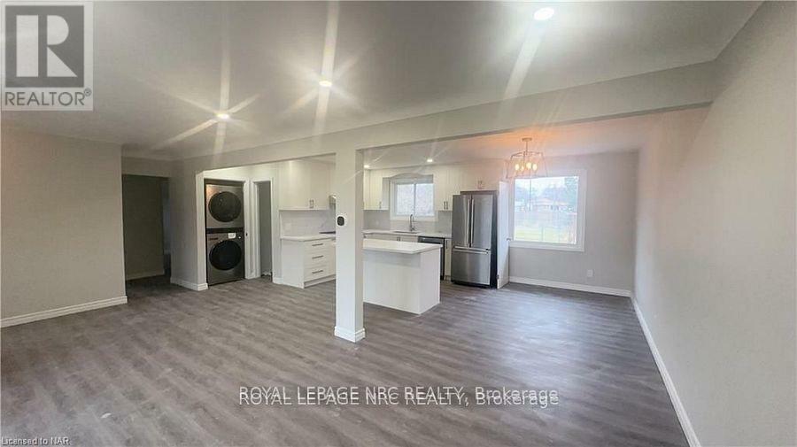 Property Photo: 31 Joanna Drive Main ON L2N 1V3