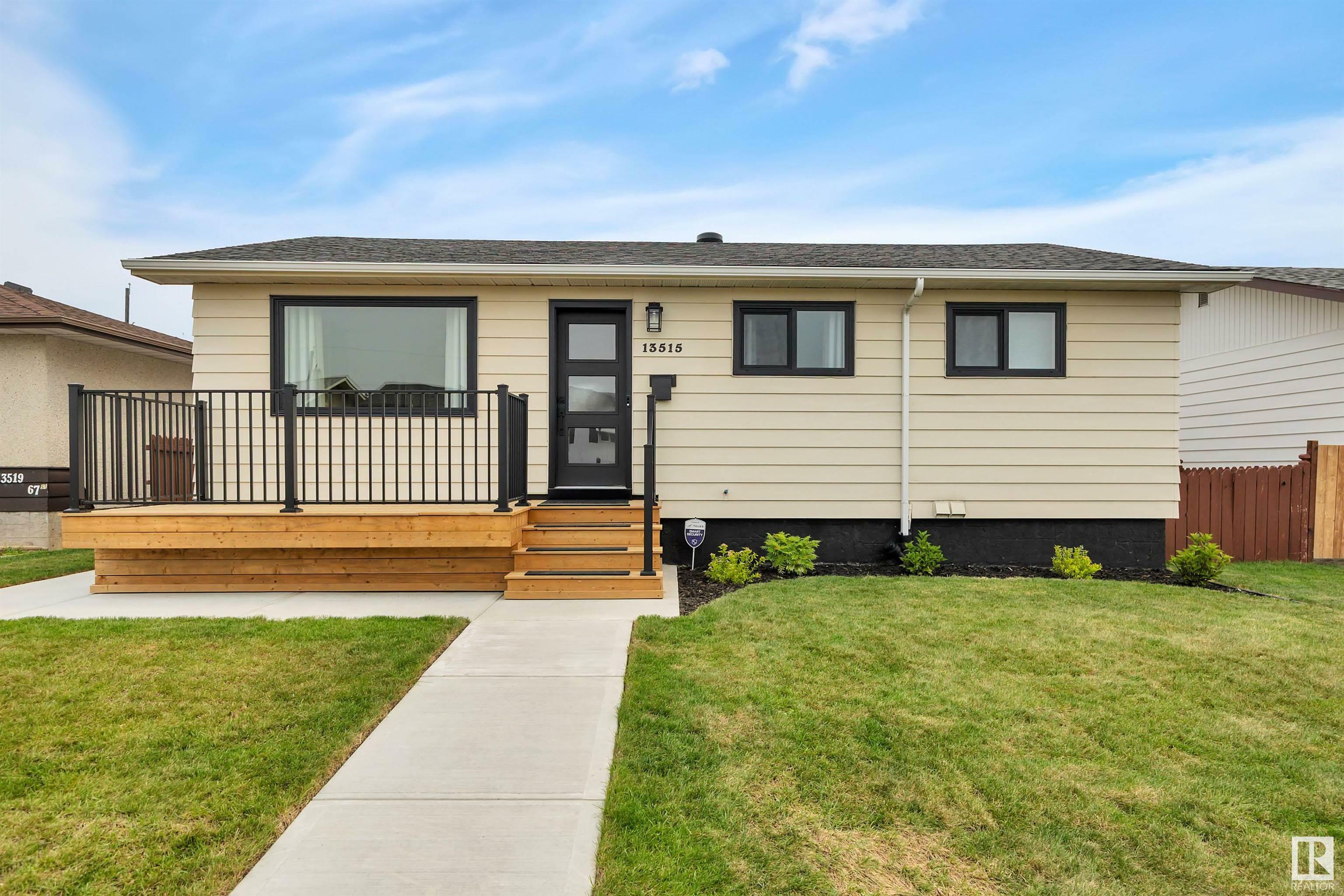 Photo de la propriété: 13515 67 Street NW AB T5C 0C6