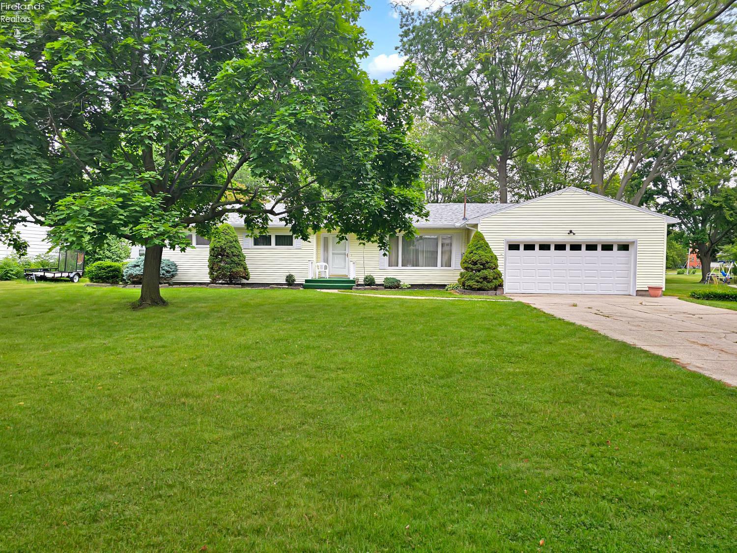 Property Photo: 206 Harvest Lane OH 43449