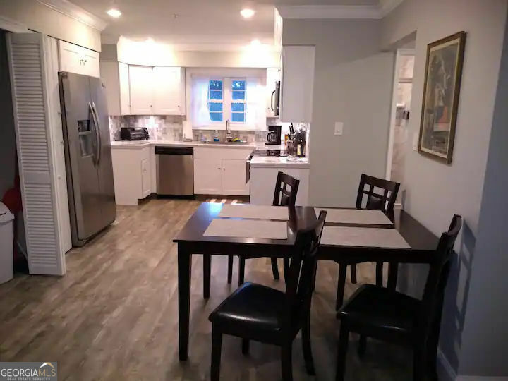 Property Photo: 121 N Church Street 101 GA 30525