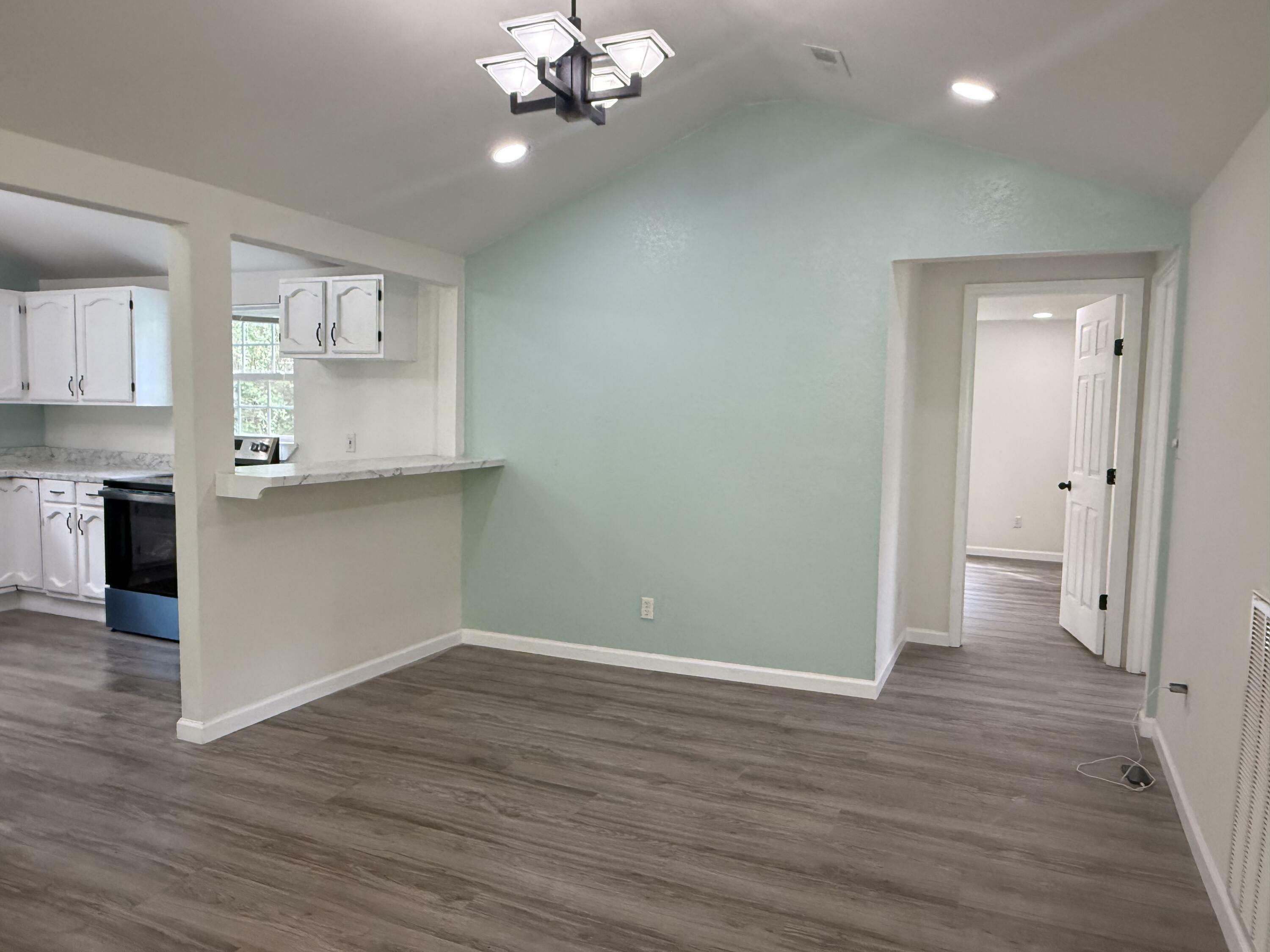 Property Photo: 1017 Broadway Avenue AL 35740