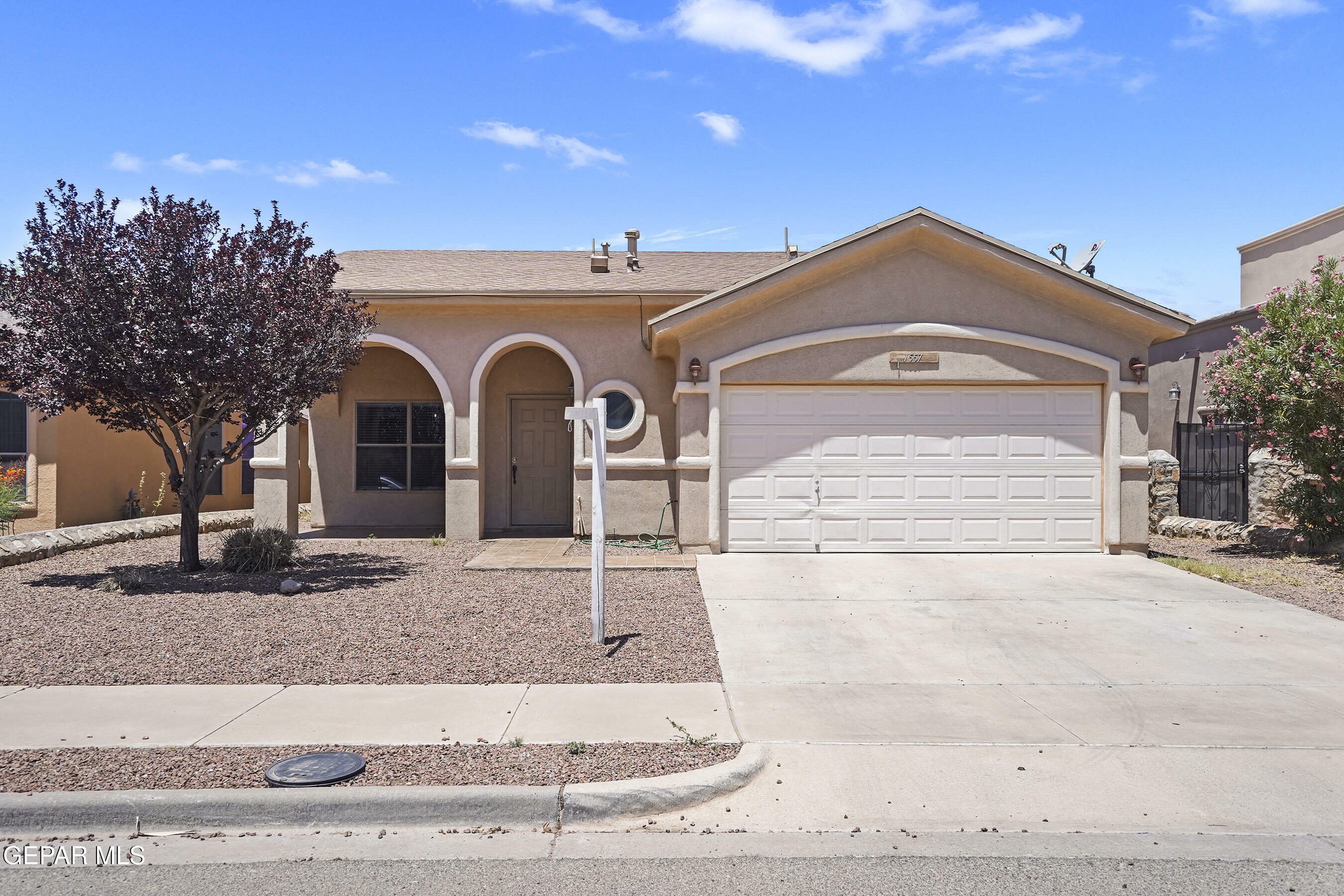 Property Photo: 11557 Merejildo Madrid Street TX 79934