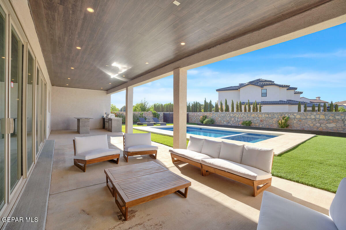 Property Photo: 525 Cotton Blossom Avenue TX 79922