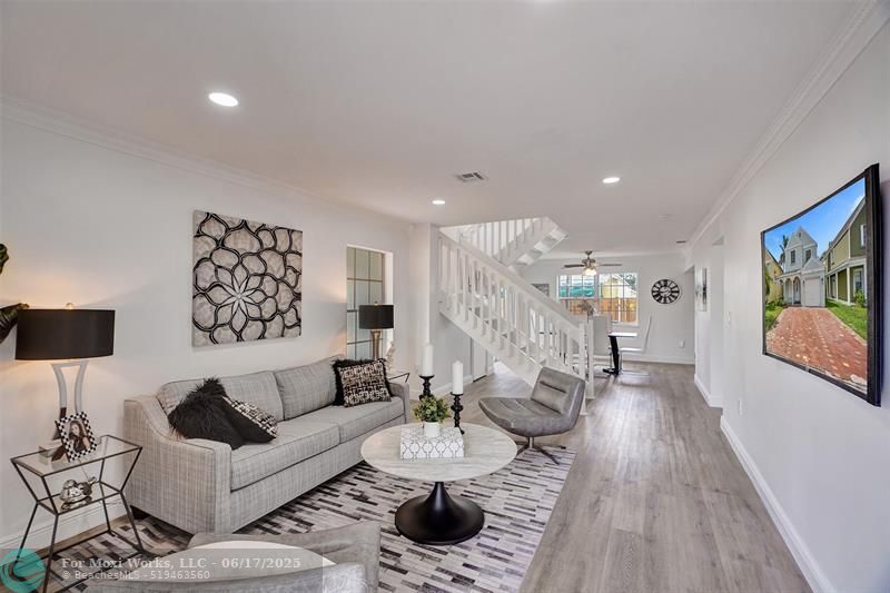 Property Photo: 10010 Loquat St FL 33025
