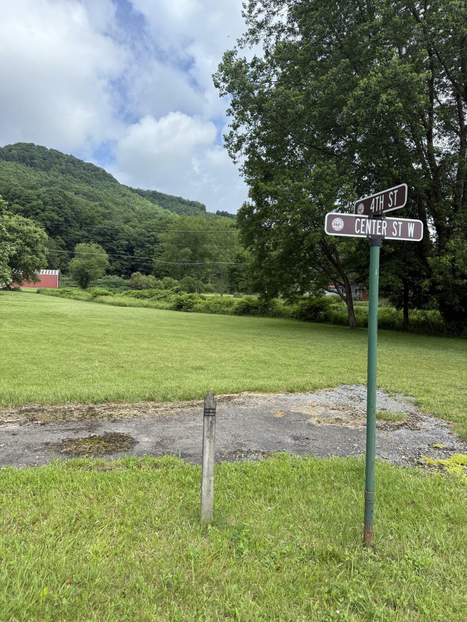 Property Photo: 4th St WV 25962