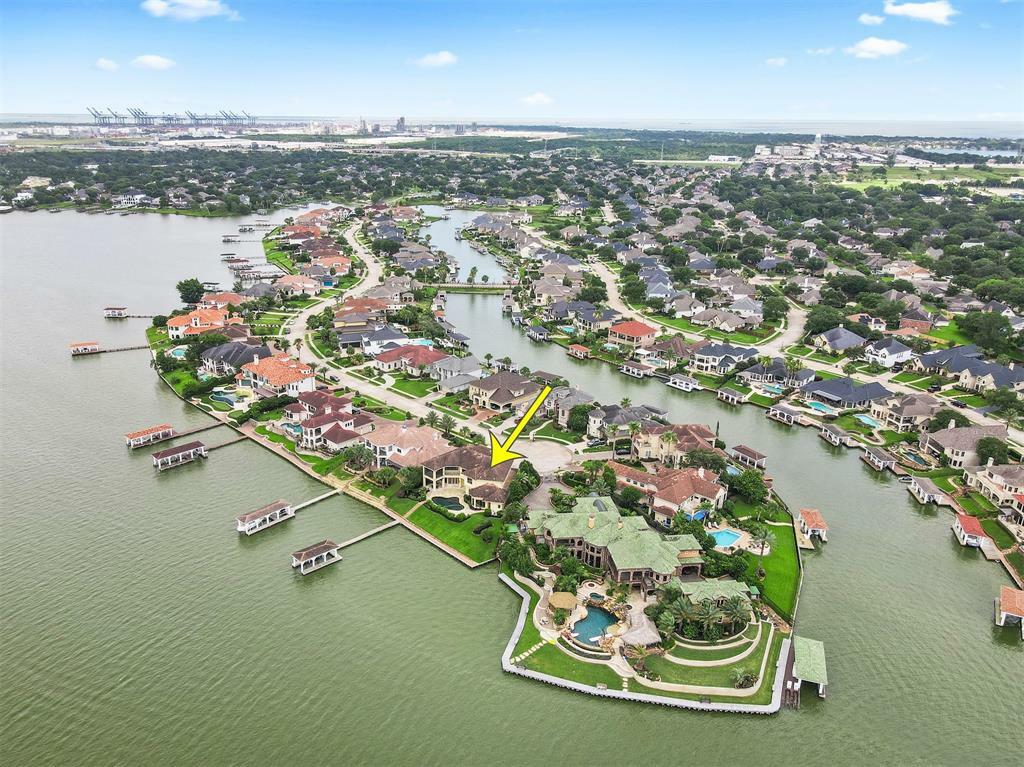 Property Photo: 3045 S Island Drive TX 77586