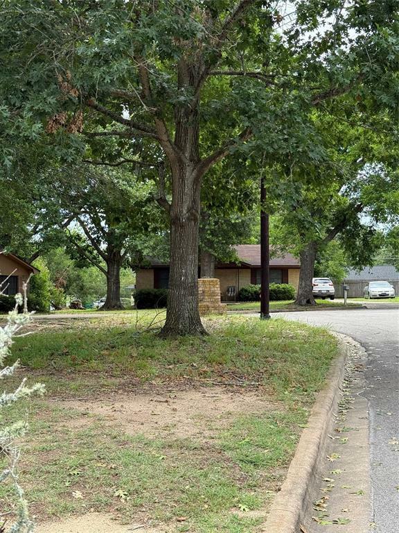 Property Photo: 319 Johnson TX 77833