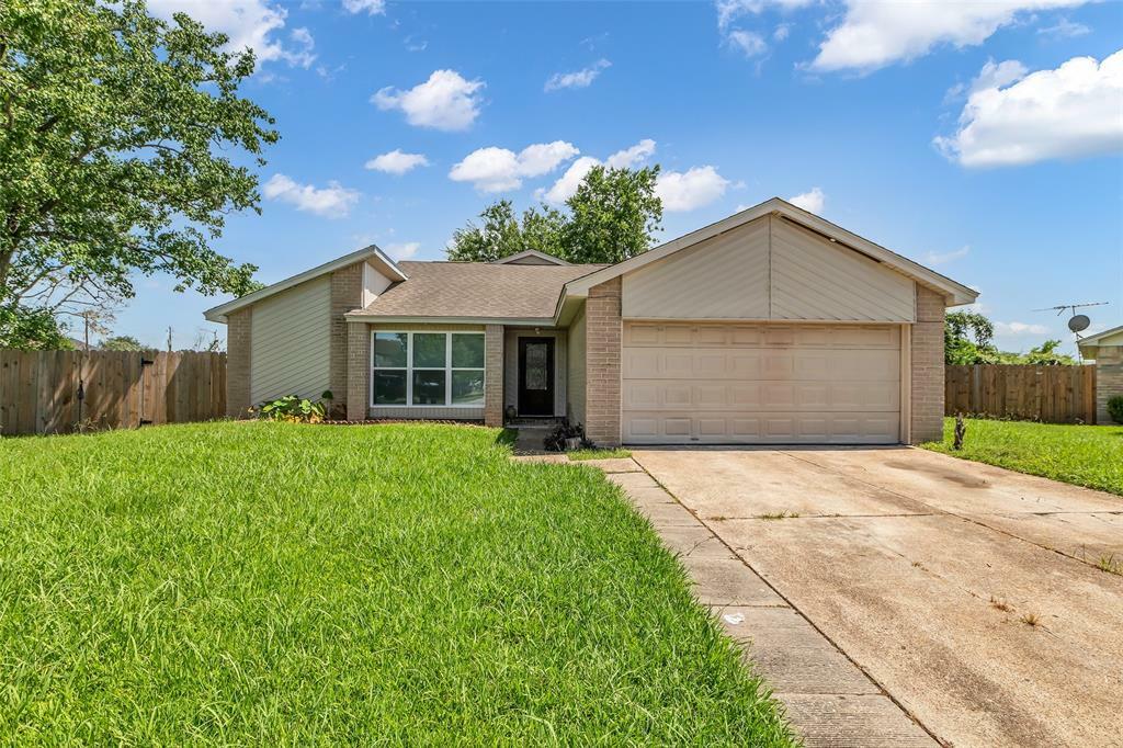 Property Photo:  1602 Evesham Drive  TX 77015 