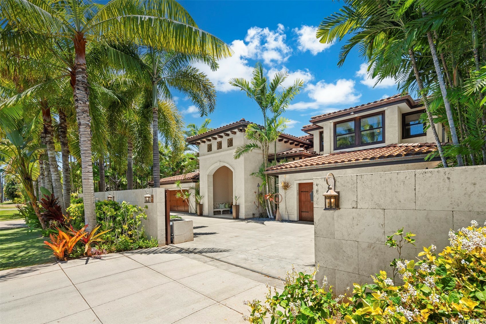 Property Photo: 4462 Kahala Avenue HI 96816