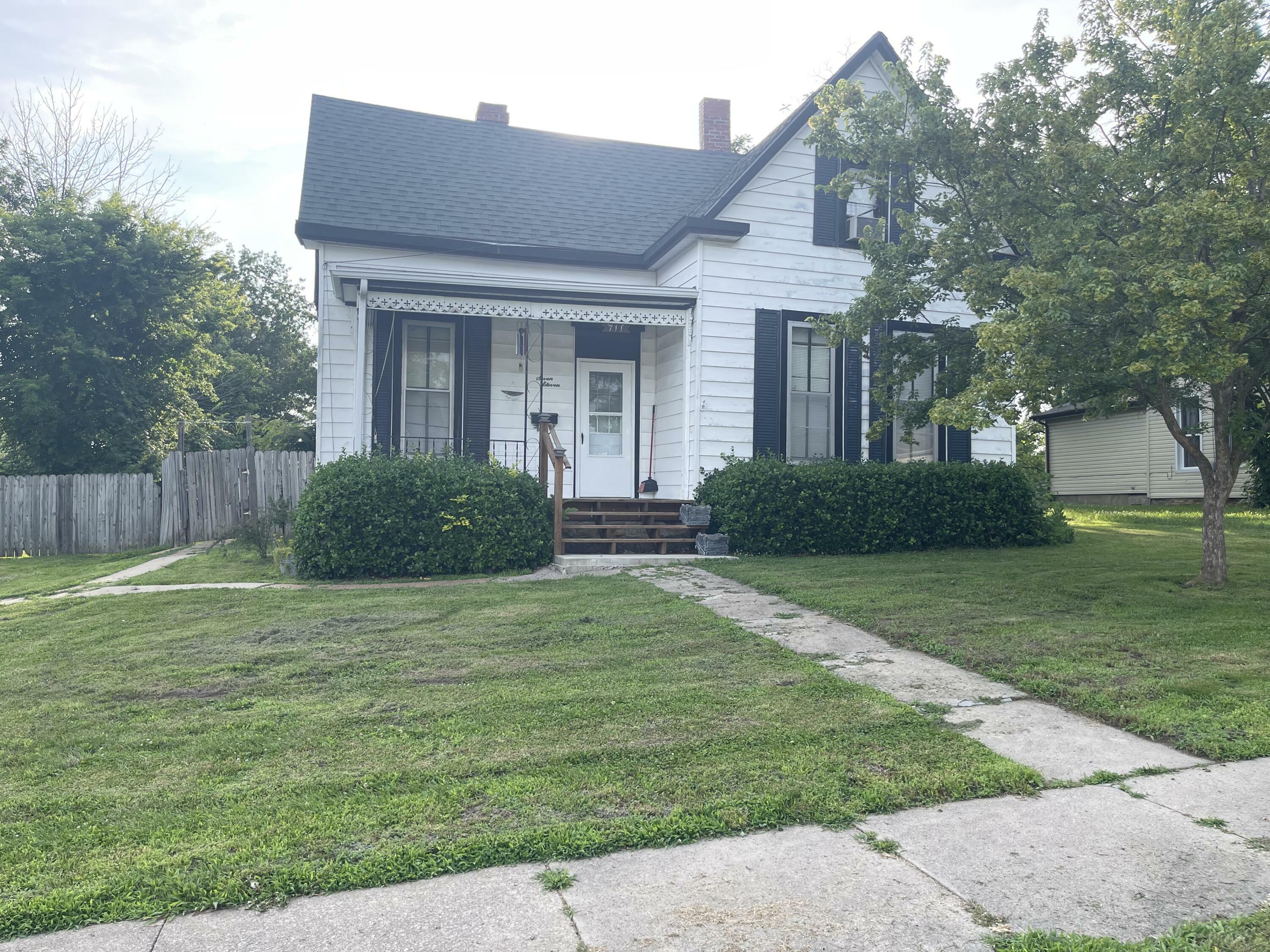 Property Photo:  711 Grand Avenue  MO 65251 