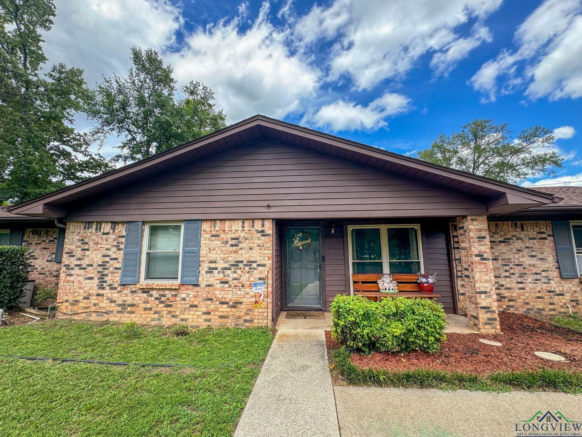 Property Photo:  902 Warren Drive  TX 75672 