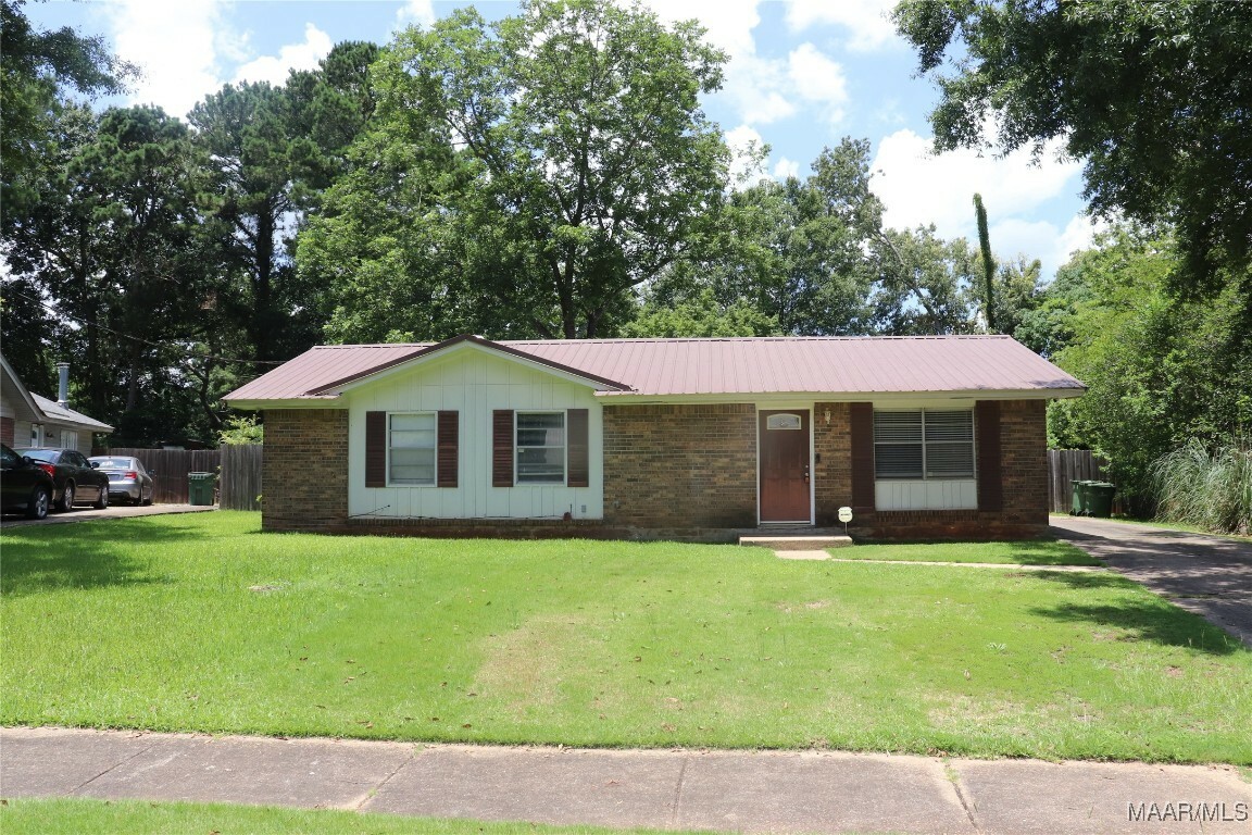 Property Photo: 6236 Hinchcliff Road AL 36117