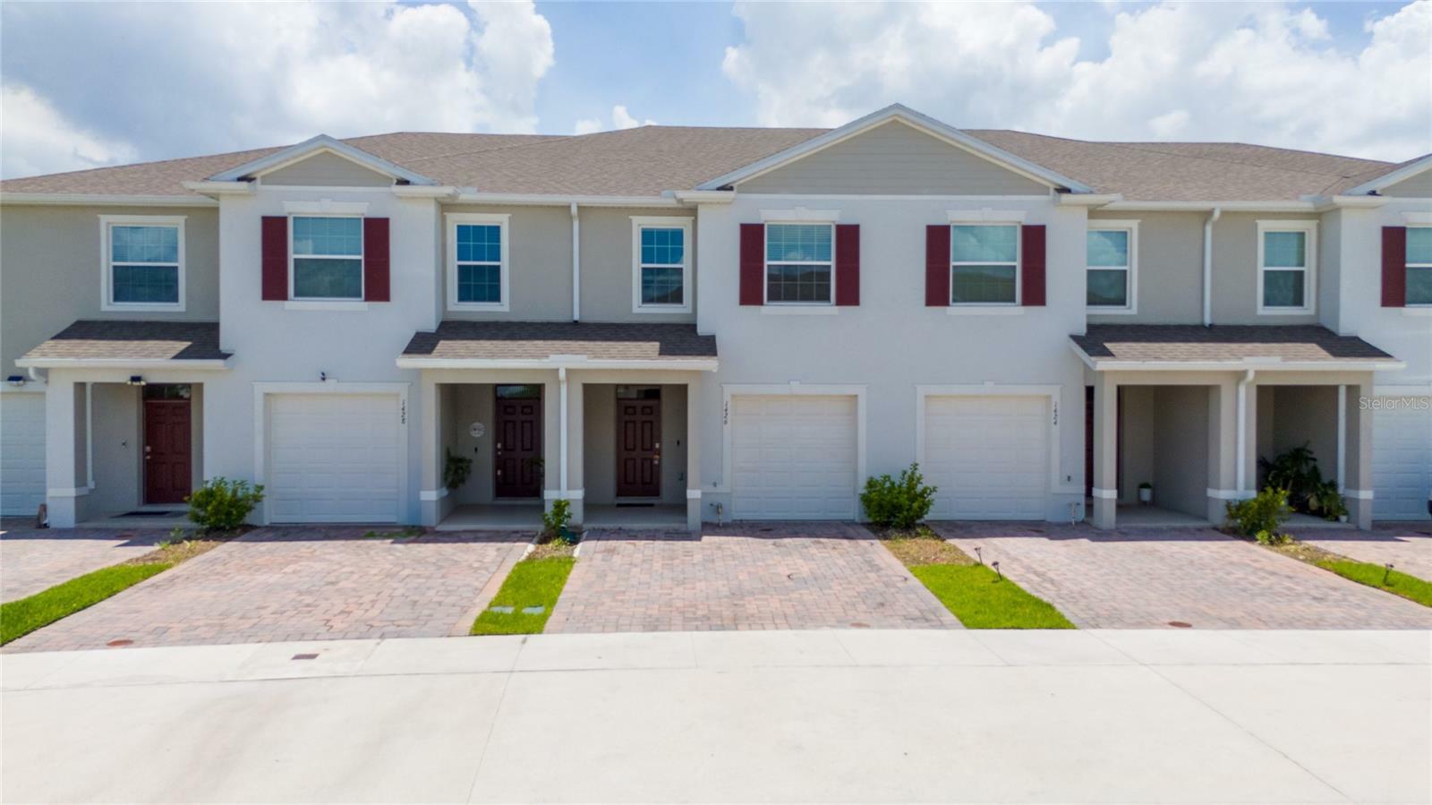 Property Photo: 1426 Isleta Loop FL 34741
