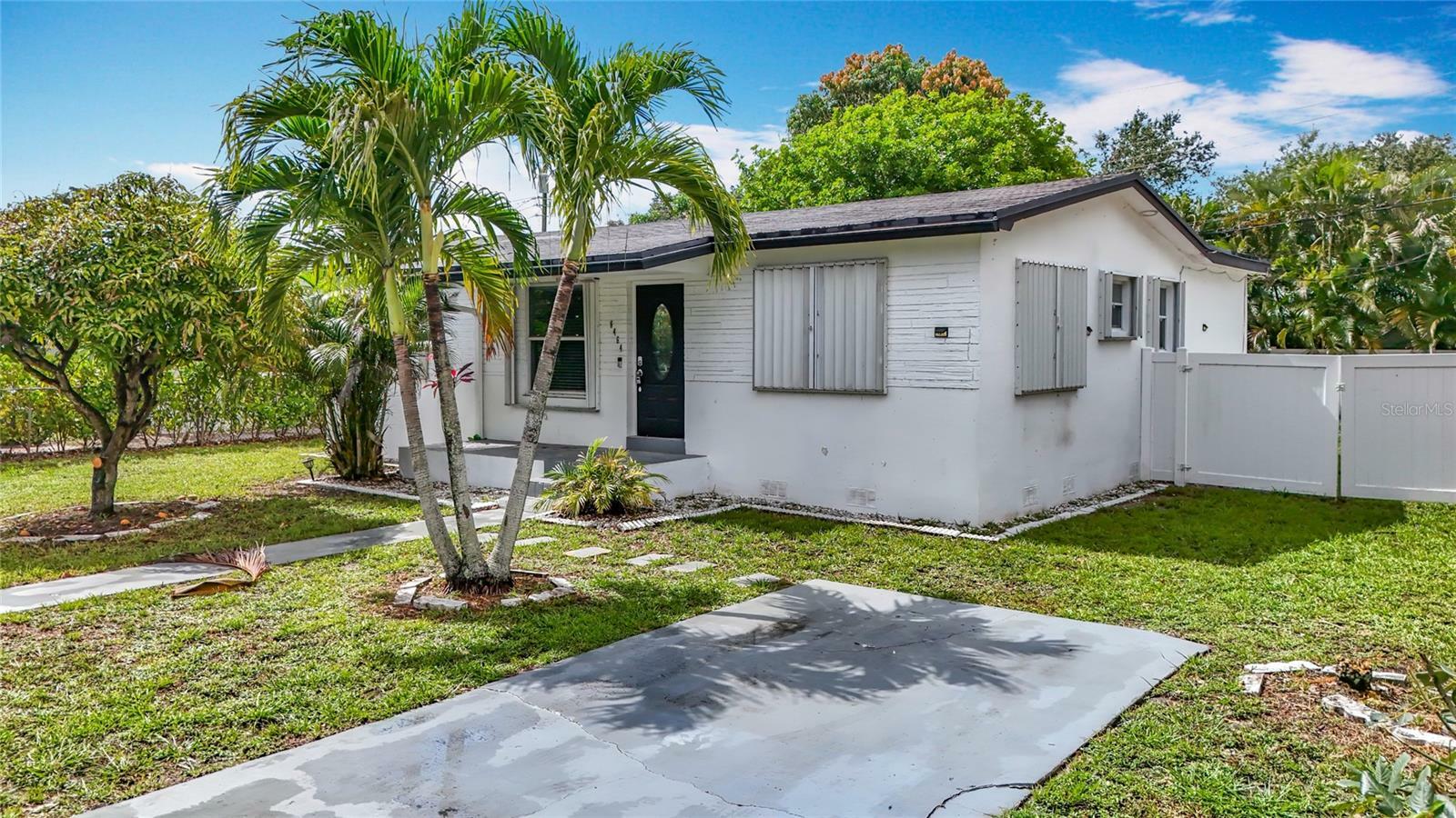 Property Photo:  6464 McClellan Street  FL 33024 