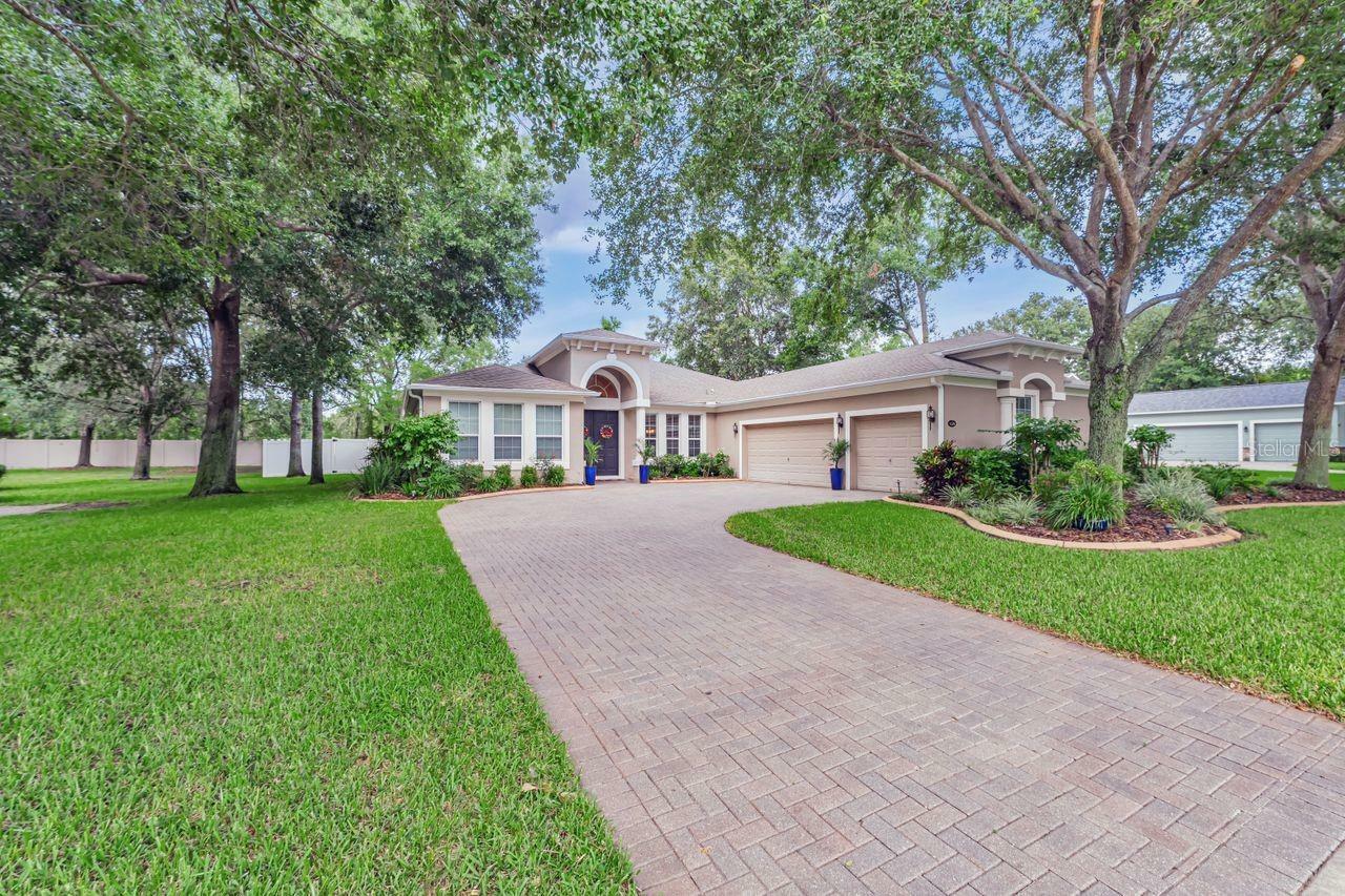 Property Photo: 2579 Woodside Ridge Drive FL 32712