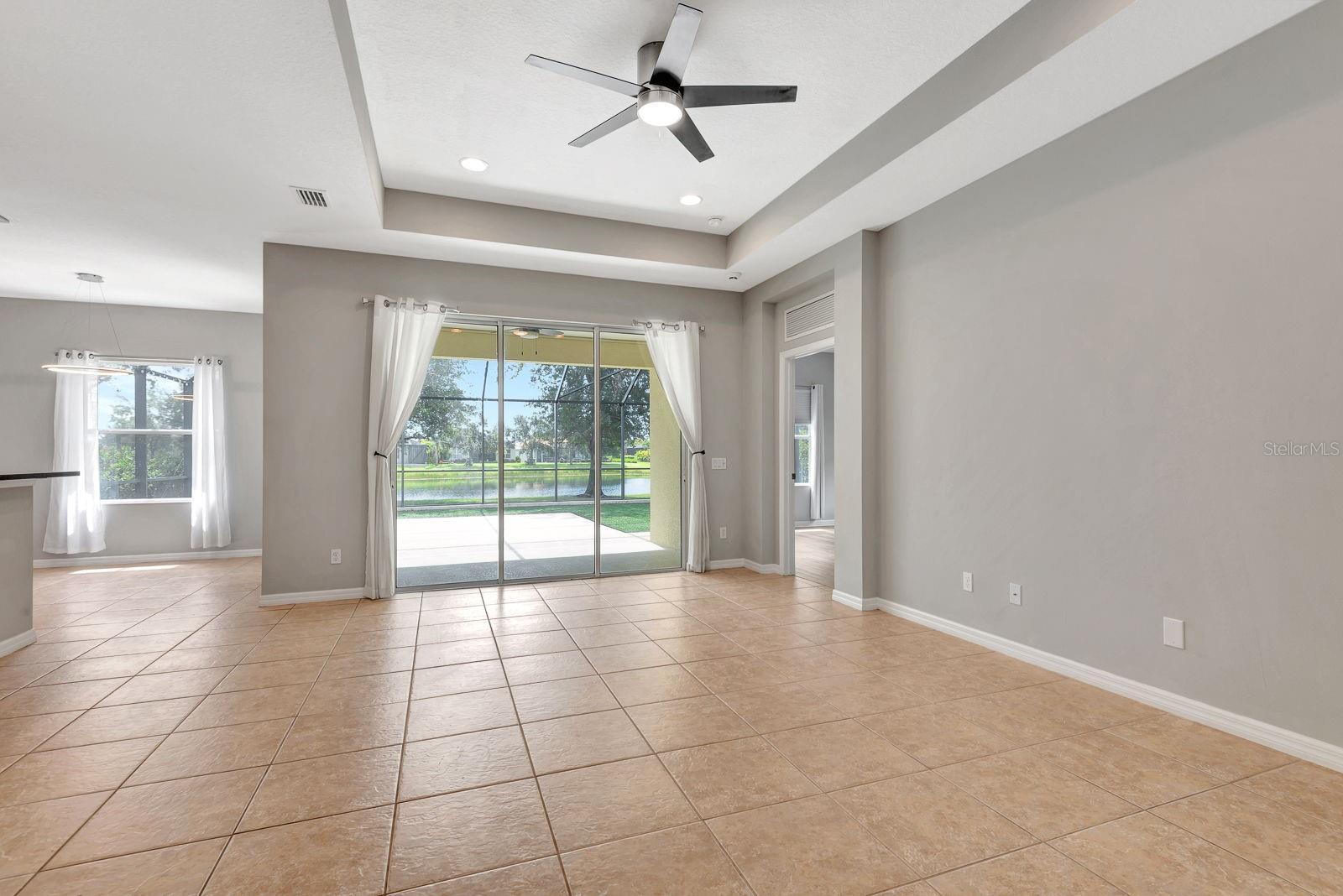 Property Photo: 5005 Torrey Pines Run FL 34211