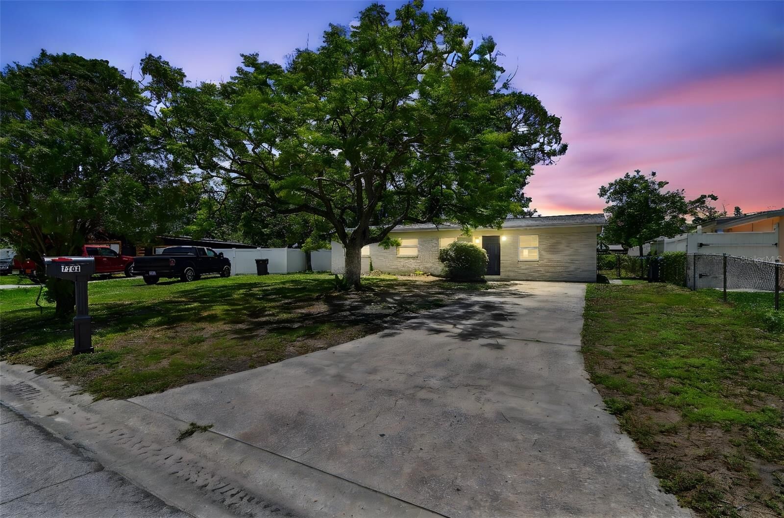 Property Photo:  7704 Tanglewood Lane  FL 33615 