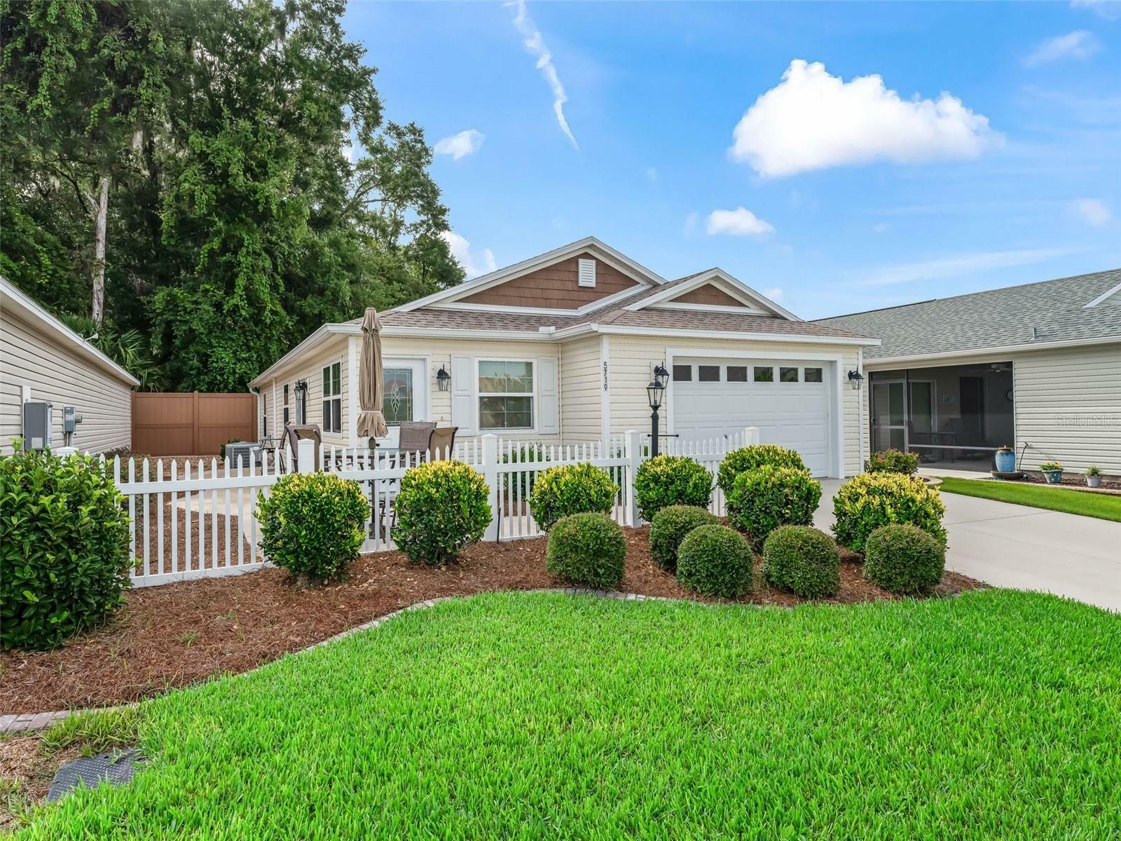 Property Photo: 5719 Spartina Terrace FL 32163