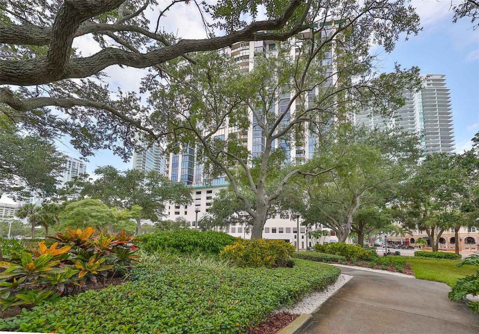 Property Photo: 1 Beach Drive SE 811 FL 33701