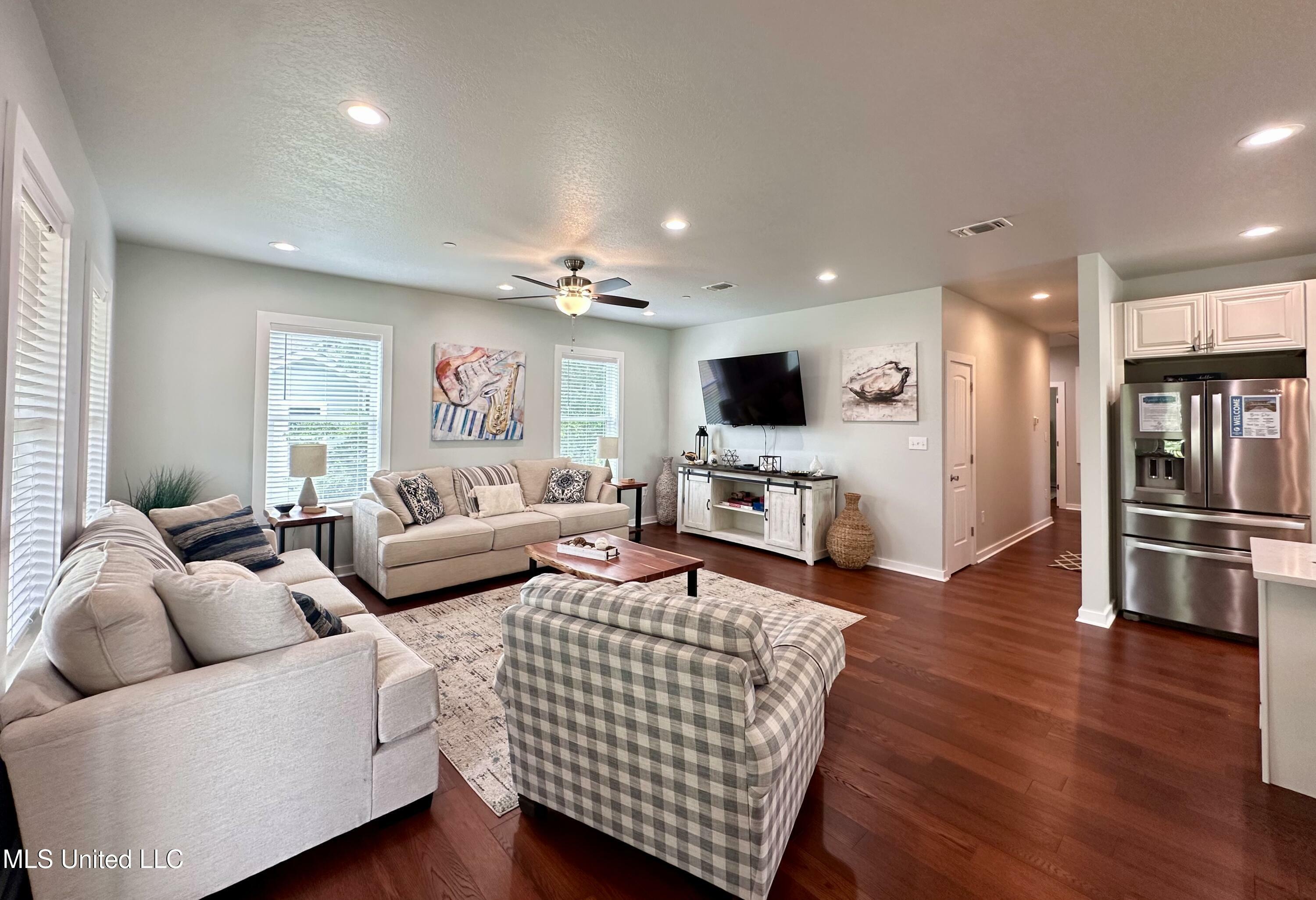 Property Photo: 216 West Avenue MS 39560