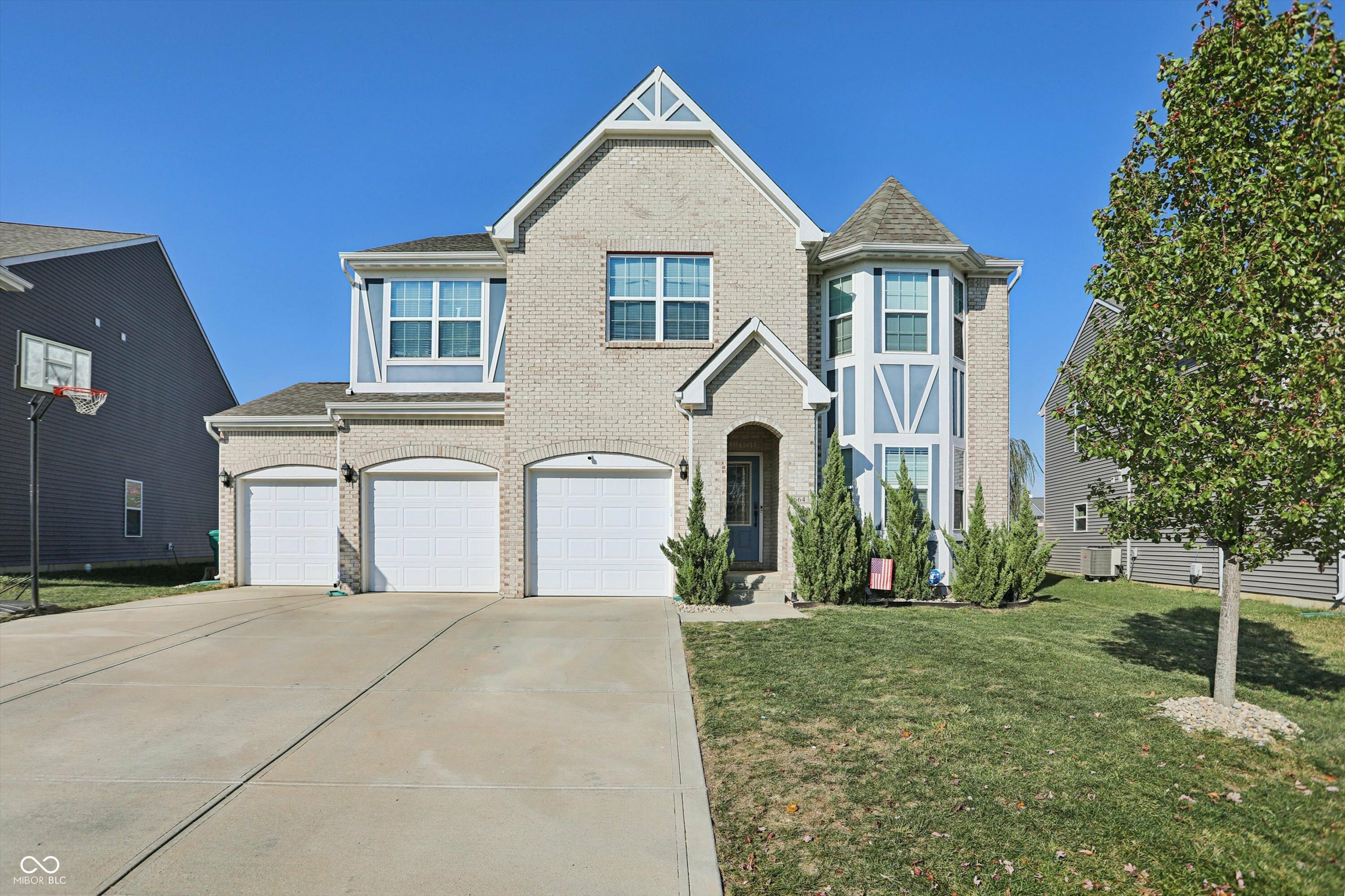 Property Photo: 1664 Woodside Circle IN 46131