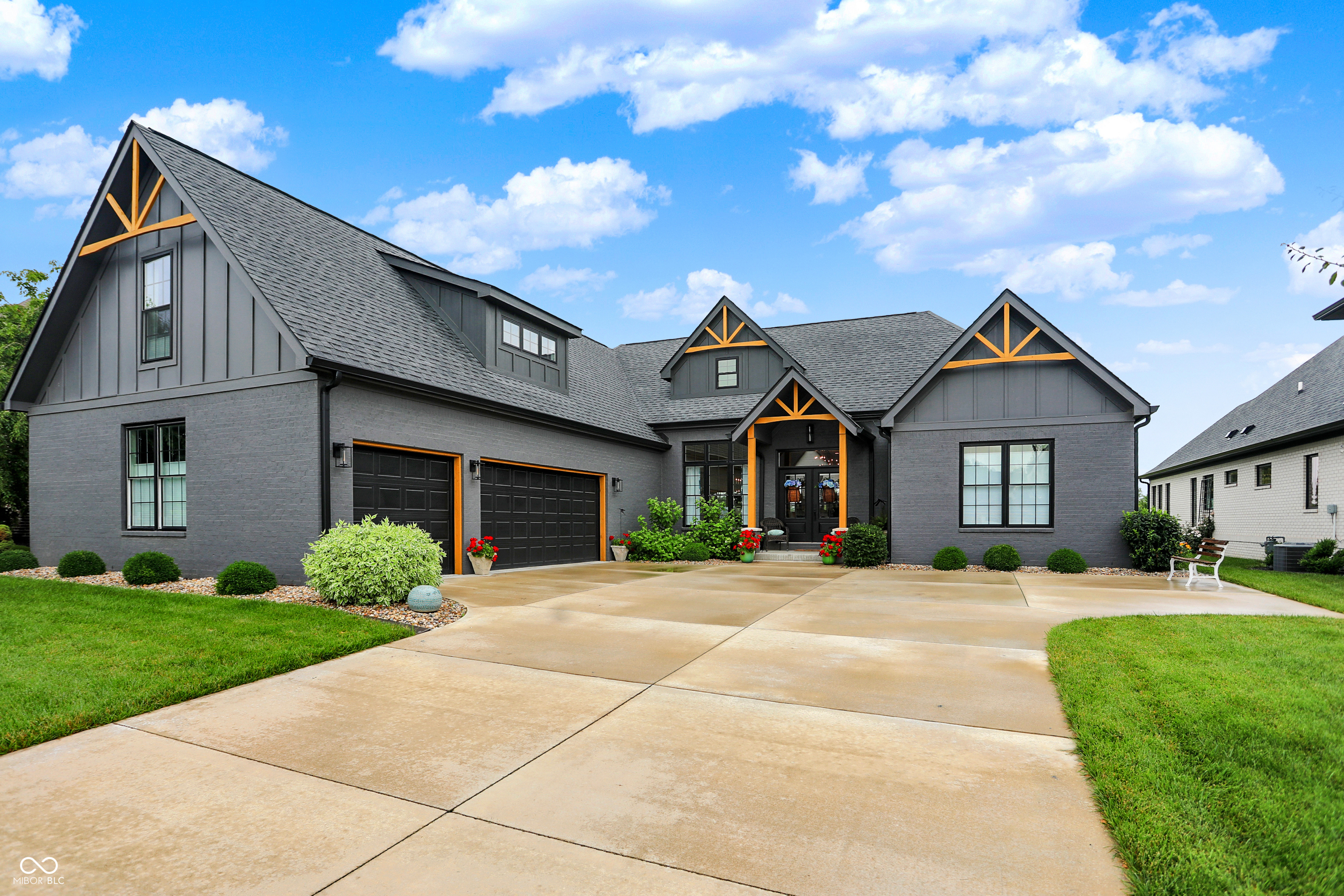 Property Photo: 1135 Maclaren Court IN 46131