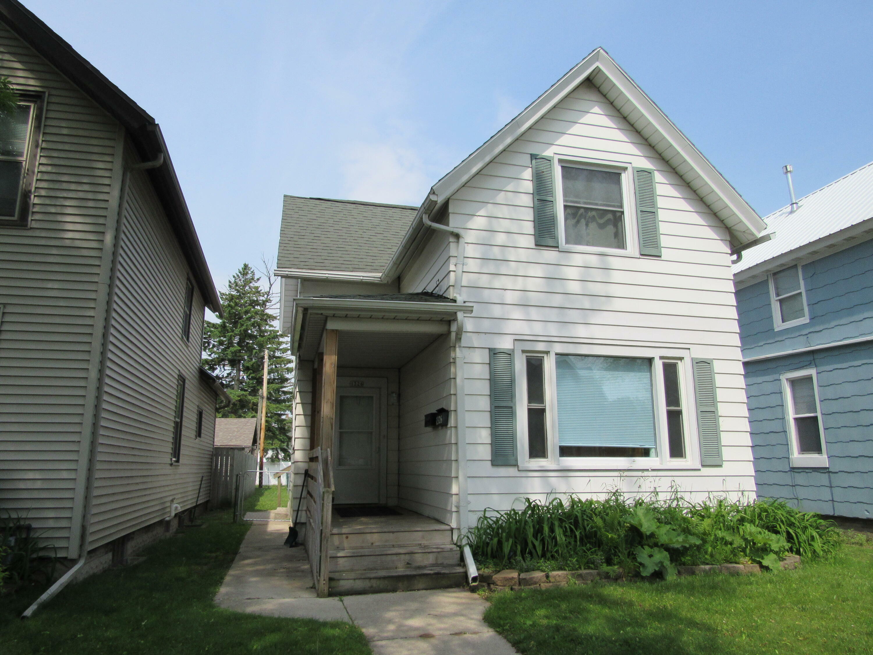 Property Photo:  1326 N 11th St  WI 53081 