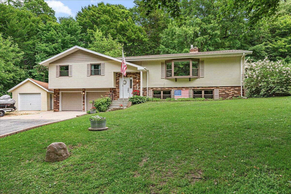 Property Photo: 5638 Colleen Ln WI 53095