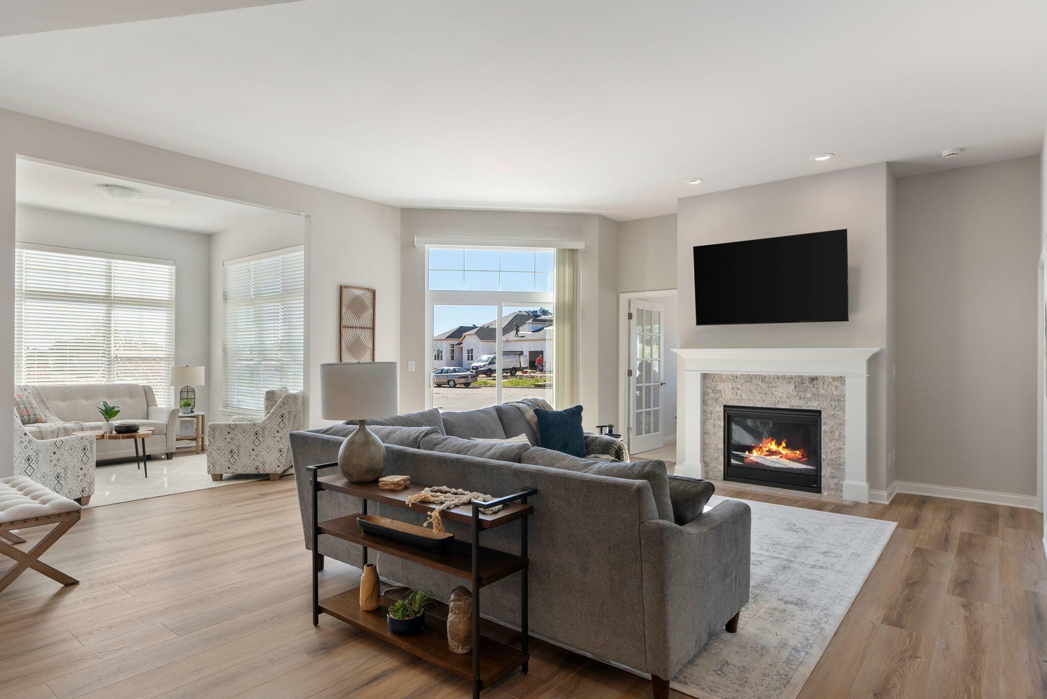 Property Photo: 913 Mary Grace Ct 49 WI 53024