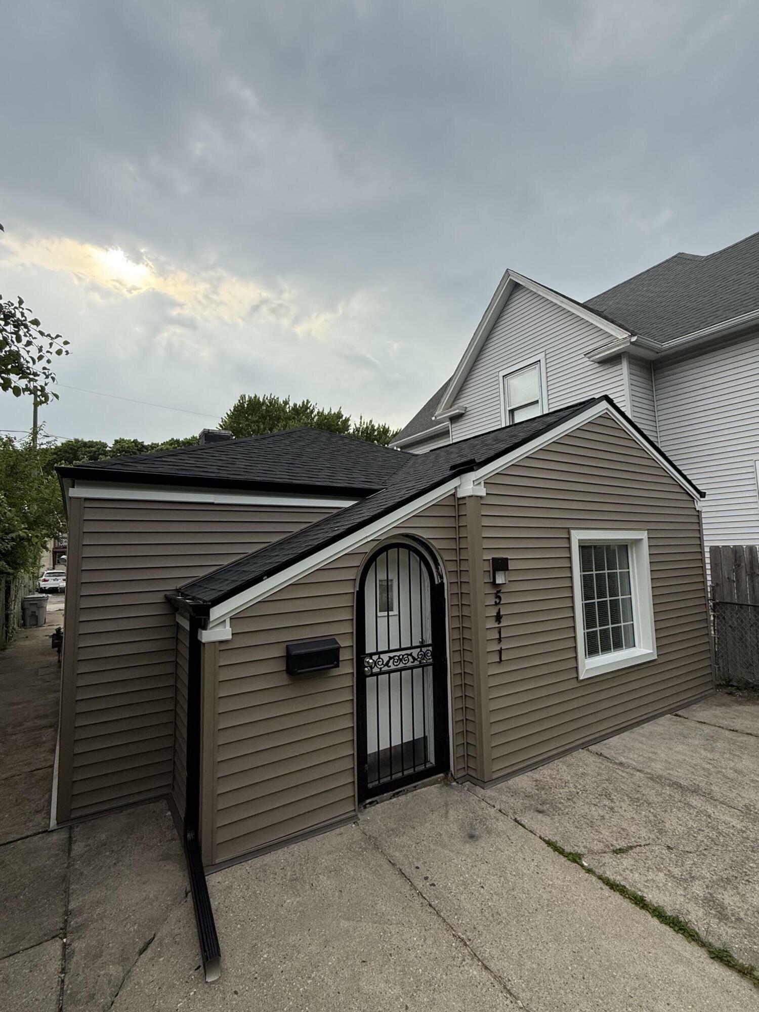 Property Photo: 5411 N 37th St WI 53209