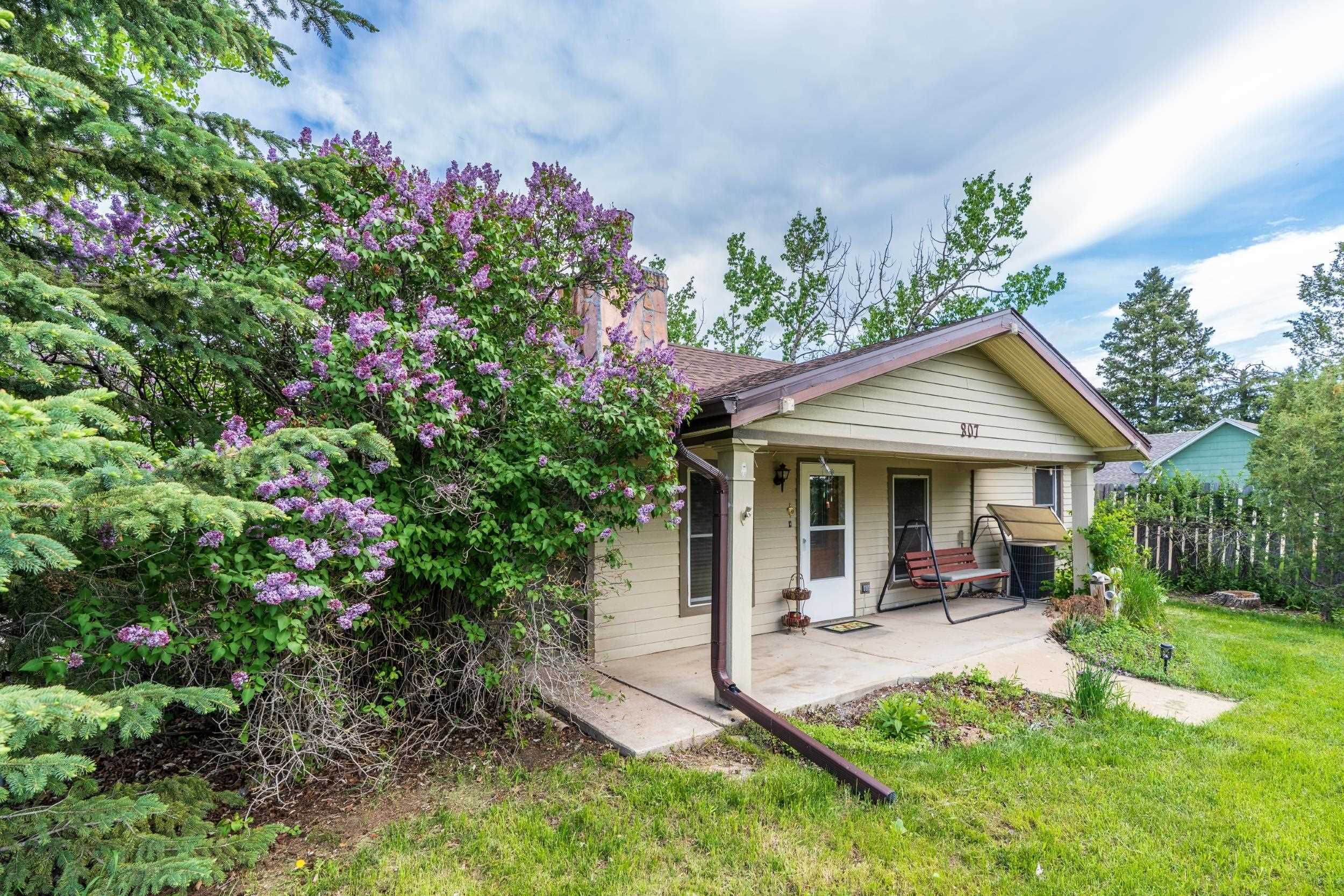 Property Photo: 807 Harney Street SD 57730