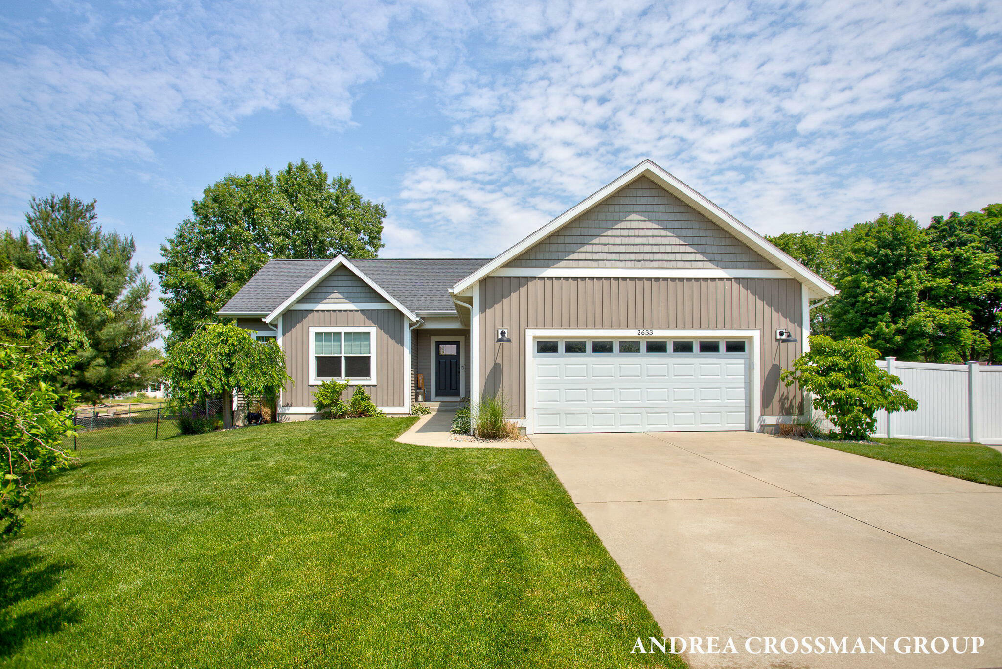 Property Photo: 2633 Baldwin Street MI 49428