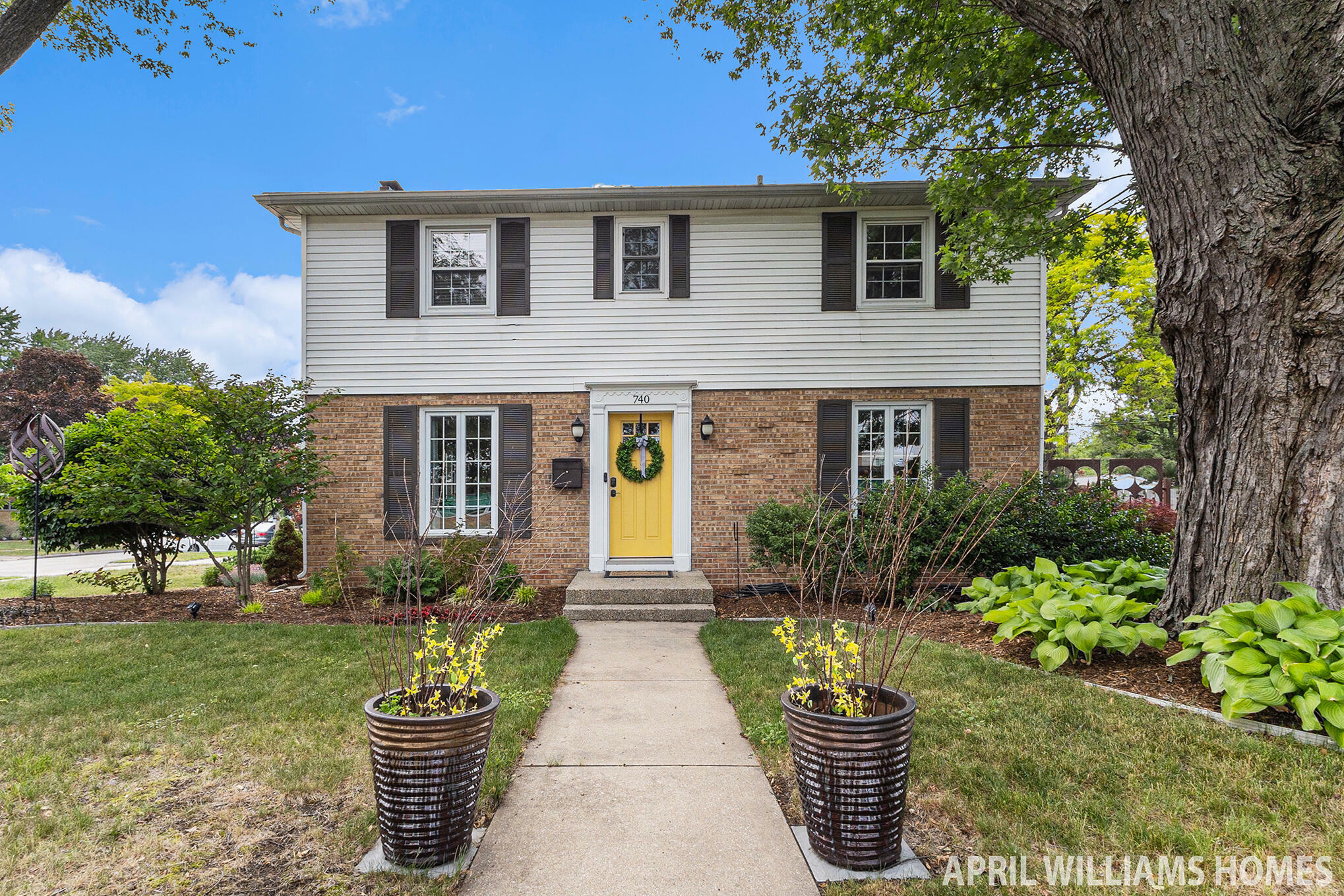 Property Photo: 740 Van Raalte Avenue MI 49423