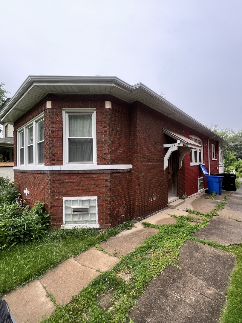 Property Photo: 9953 S Prospect Avenue IL 60643