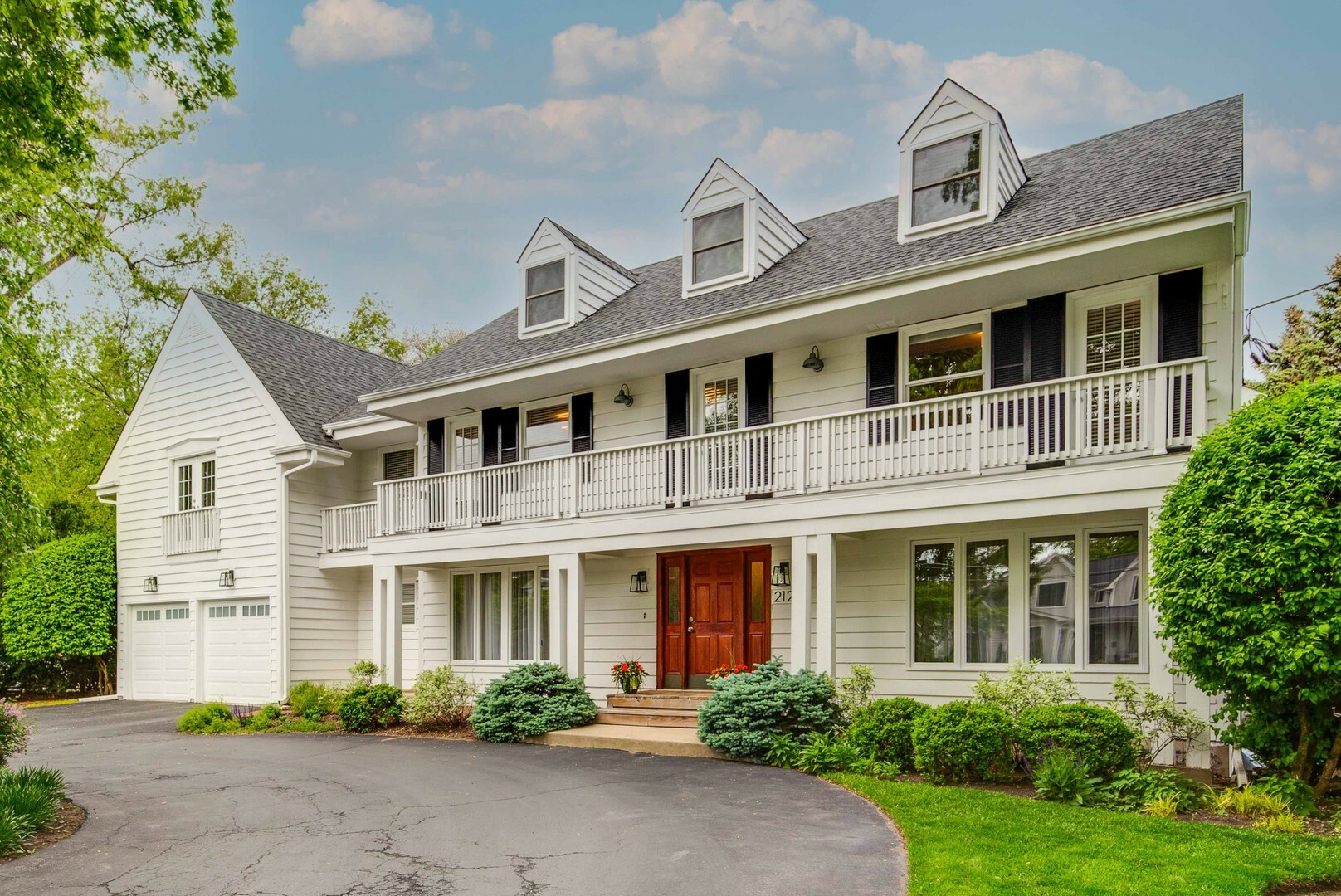 Property Photo: 2120 Wilmette Avenue IL 60091
