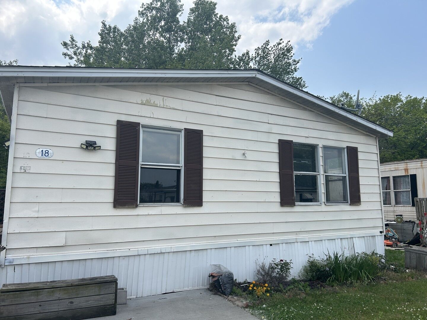 Property Photo: 4001 E 134th Street 18 IL 60633