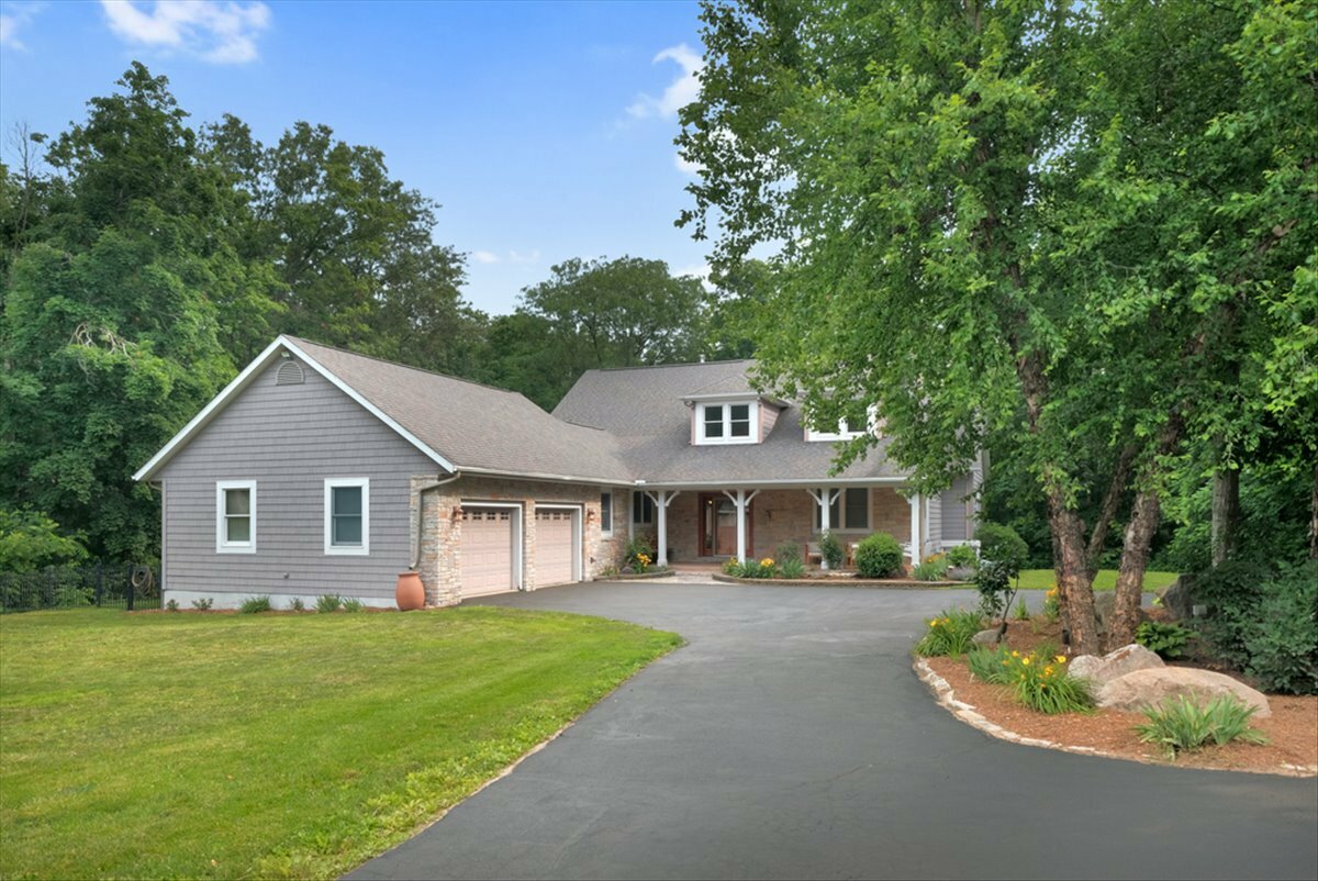 Property Photo:  2 Timber Ridge Lane  IL 61854 