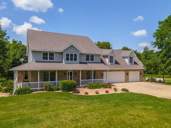 Property Photo: 13494 E 75 North Road IL 61745